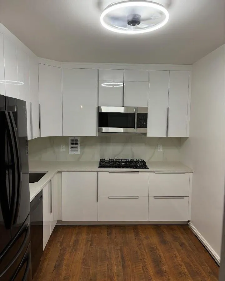 Renovated kitchen with quartz countertops in El Segundo